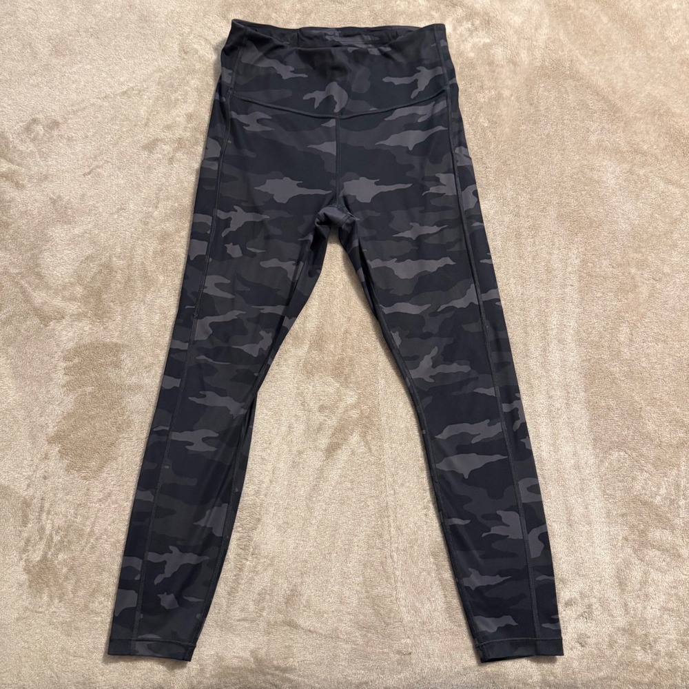 Athleta Ultimate Camo 7/8 Tight Black Grey Camouflage Leggings Womens Small